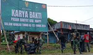 Satgas TMMD Ke-122 Kodim Mappi Bersihkan Pasar 10