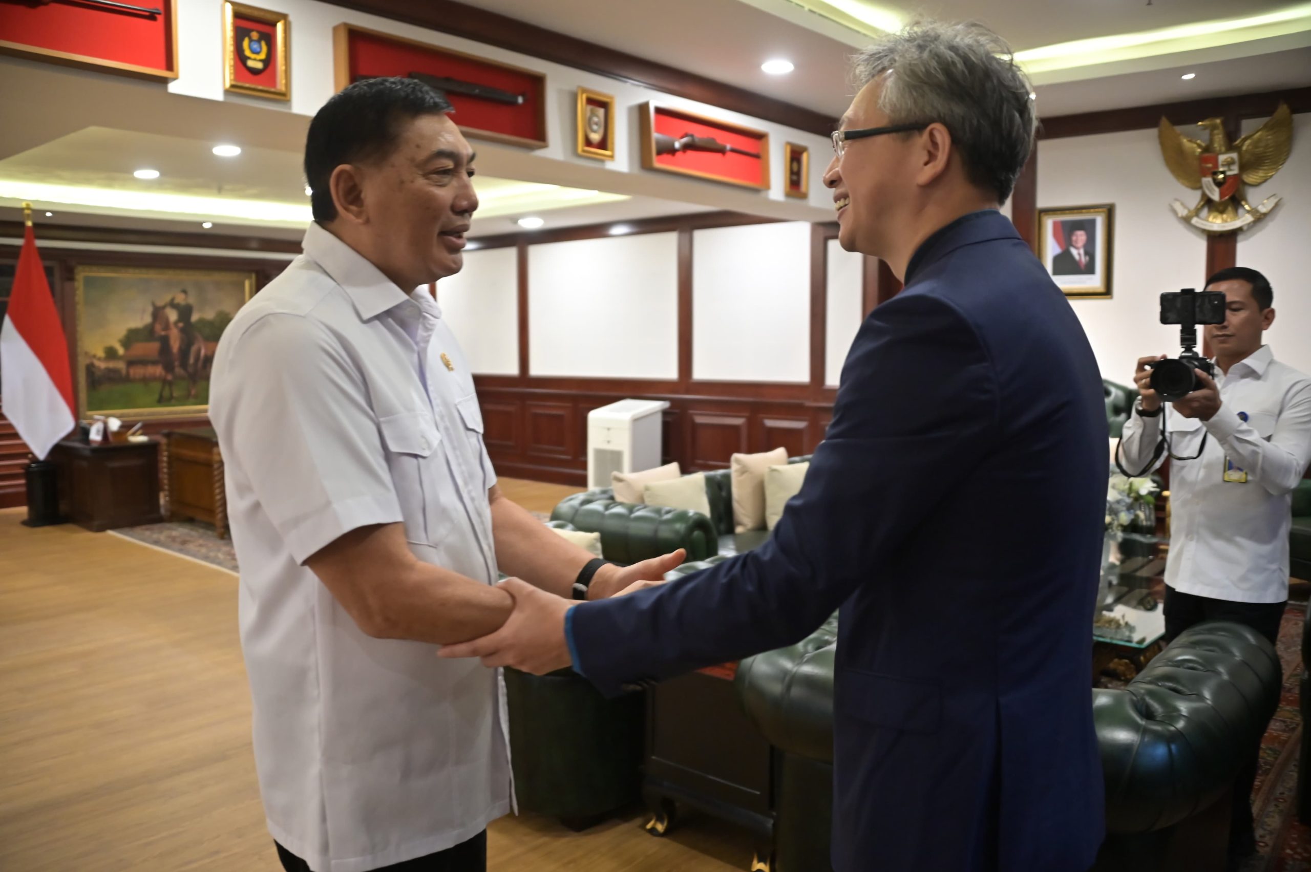 IMG-20241024-WA0069 Menhan Sjafrie Terima Dubes China Wang, Sepakati Peningkatan Hubungan Bilateral 1