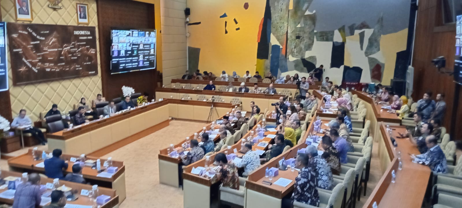 Rapat dengan DPR, Menteri ATR/BPN Minta Masukan Program 100 Hari Kerja 1