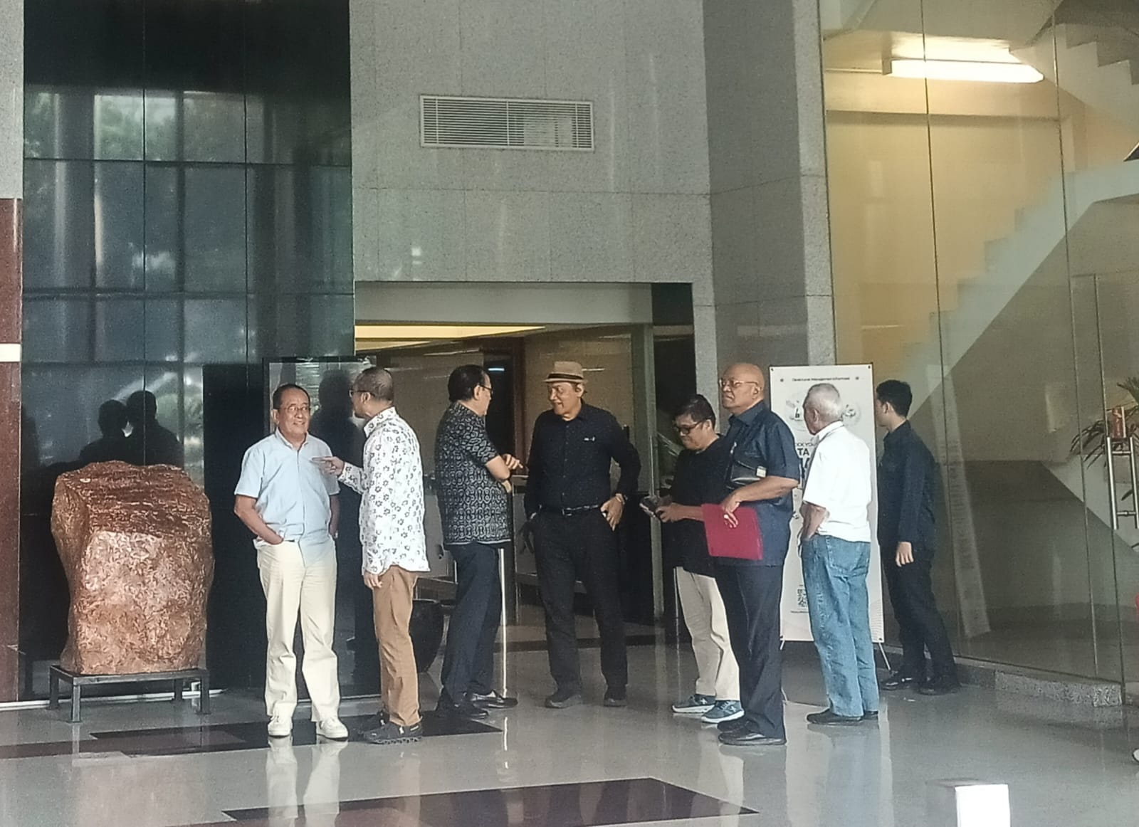 IMG-20241031-WA0039 KPK Diminta Segera Usut Kasus Korupsi Keluarga Jokowi 1