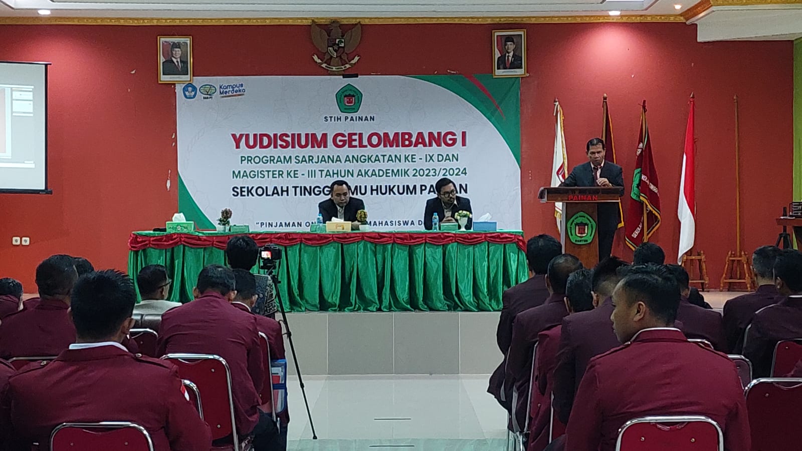 Mahasiswa PWI Jaya Selesaikan Perkuliahan di STIH Painan 1 Mahasiswa PWI Jaya Selesaikan Perkuliahan di STIH Painan 2