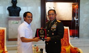 Panglima TNI Terima Kunjungan Menteri Kehutanan di Mabes TNI 11