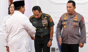 Panglima TNI Hadiri Penandatanganan PP Penghapusan Piutang Macet UMKM di Istana Negara 13