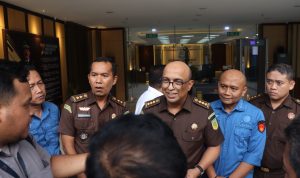 Penyidik Kejati Geledah Kantor Dinas Kebudayaan Jakarta 8