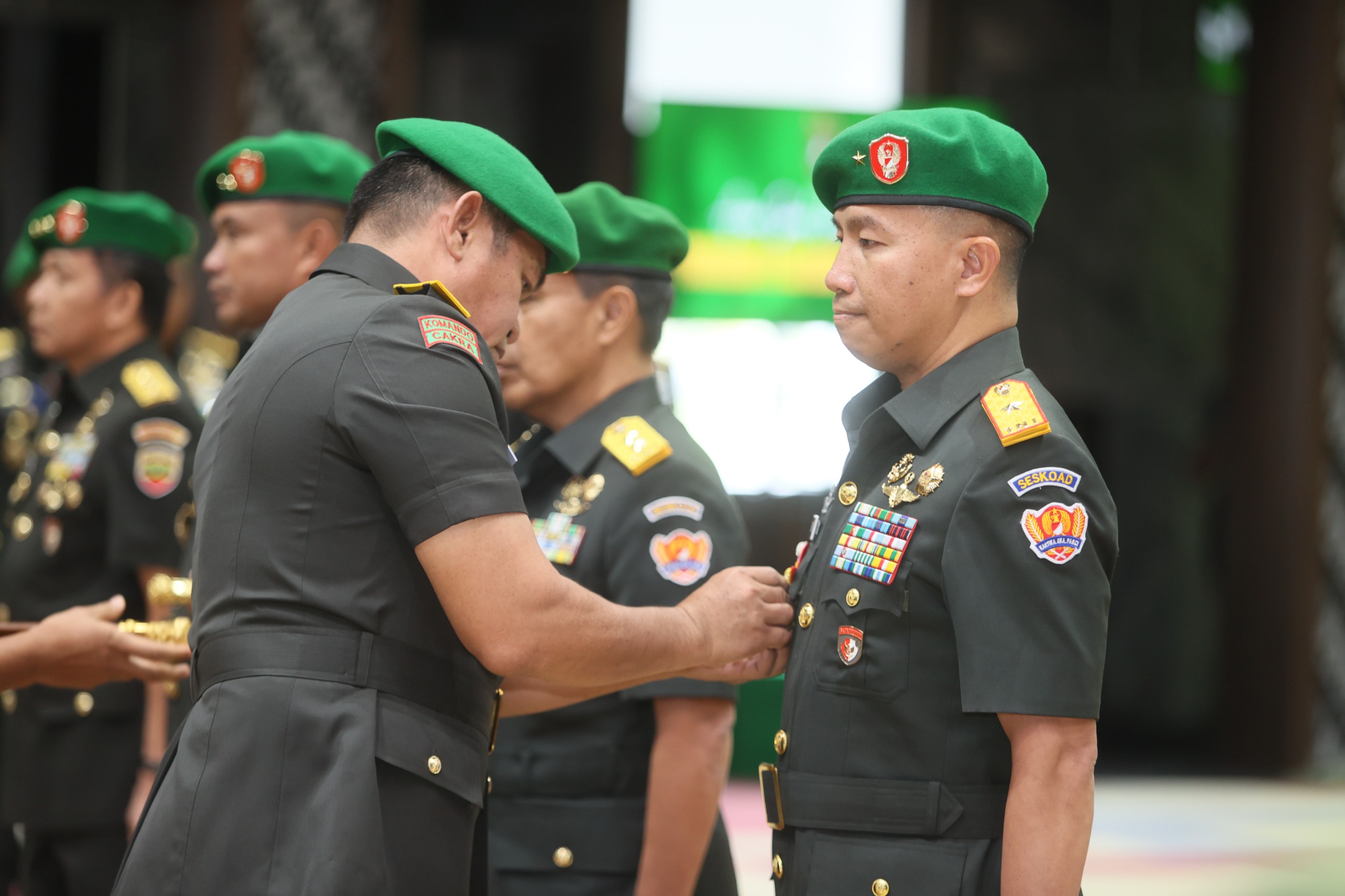 Pimpin Sertijab Pangdam I/BB dan Danseskoad, Kasad Tekankan Pentingnya Kepemimpinan Inspiratif 1 Pimpin Sertijab Pangdam I/BB dan Danseskoad, Kasad Tekankan Pentingnya Kepemimpinan Inspiratif 2