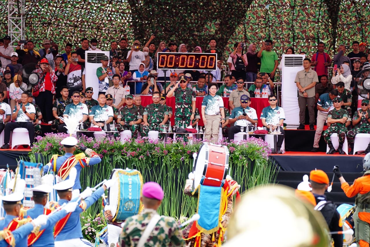 Panglima TNI Buka Military Style Drum Corps Competition 2