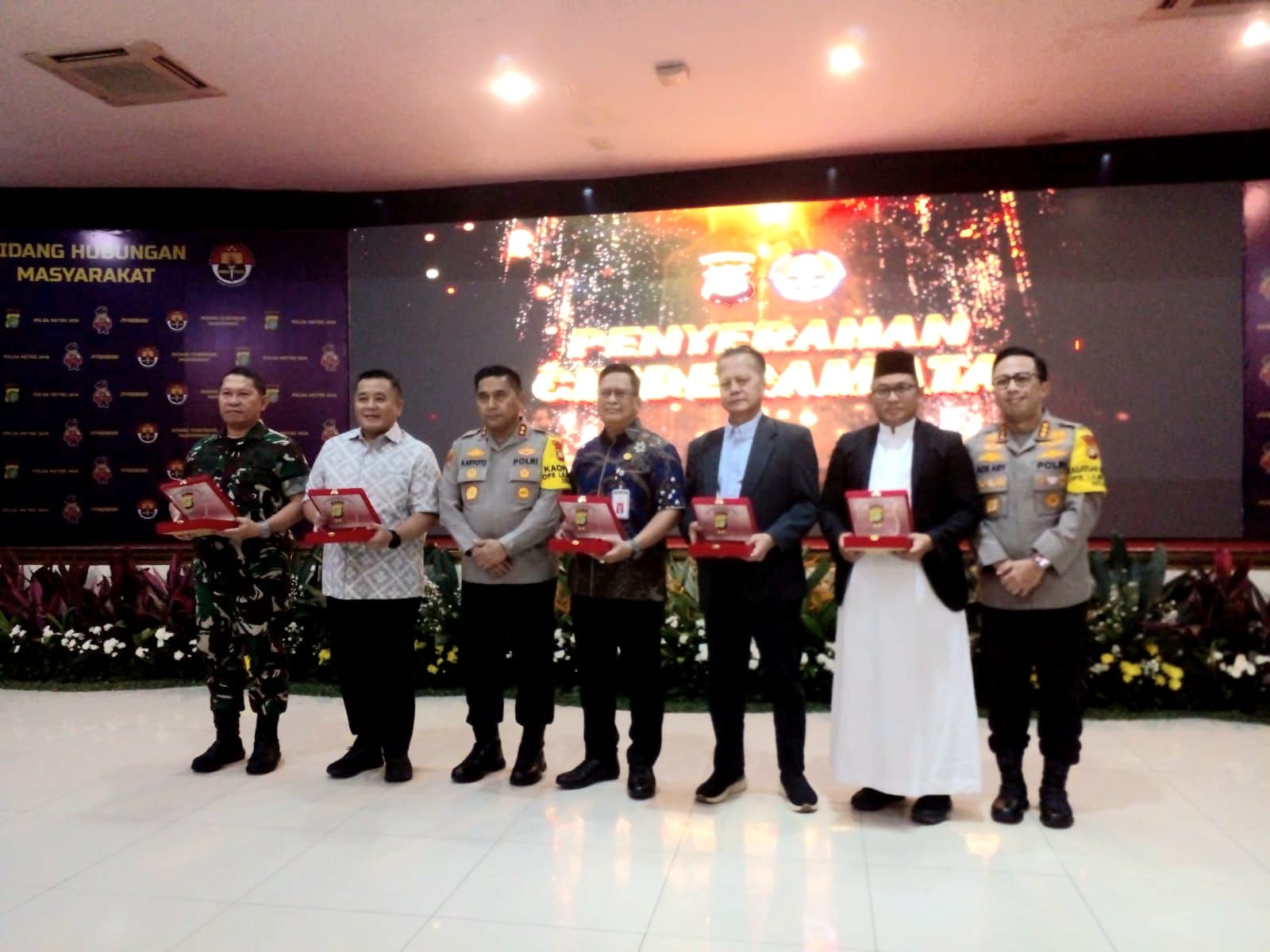 Kapolda Metro Jaya Irjen Pol Karyoto: Tetap Kritisi Saya Ya 1