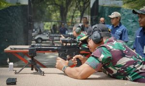 Panglima TNI Tinjau dan Uji Senjata Produk Pindad 8