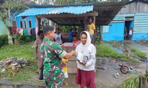 Turunkan Stunting, Babinsa Mapurujaya Bagikan Susu Kepada Ibu Hamil 11