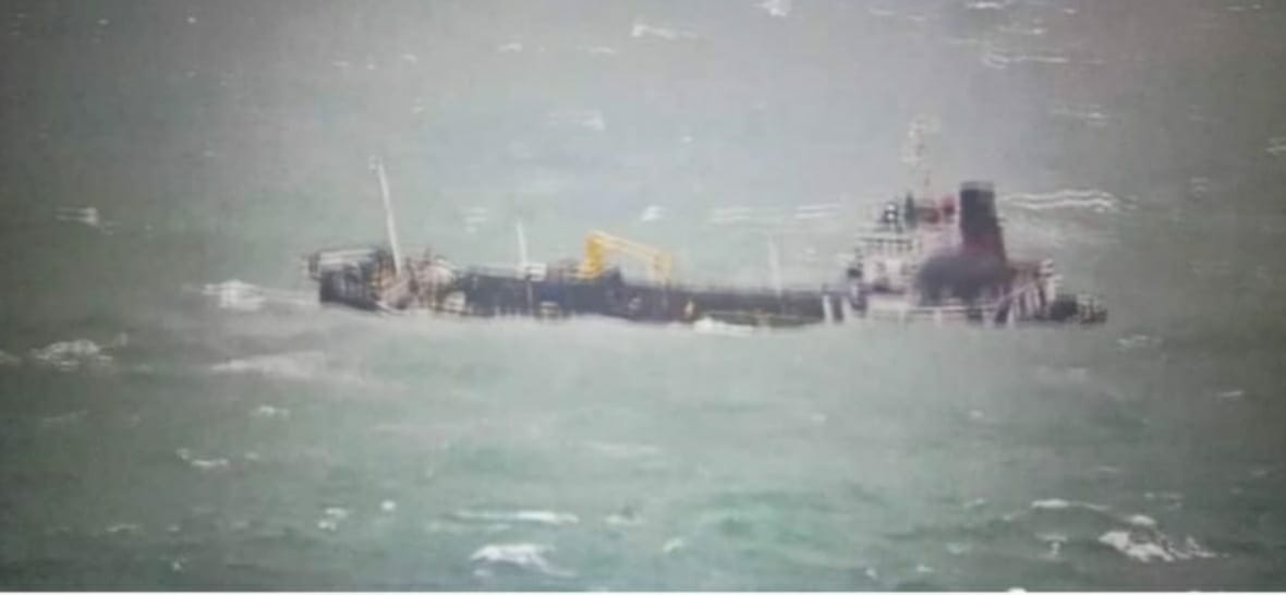 KN. Tanjung Datu-301 Selamatkan MT Silver Sincere yang Tenggelam 1 KN. Tanjung Datu-301 Selamatkan MT Silver Sincere yang Tenggelam 2