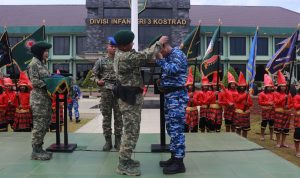 Pangkoopsud II Dikukuhkan sebagai Warga Kehormatan Divisi Infanteri 3 Kostrad 8