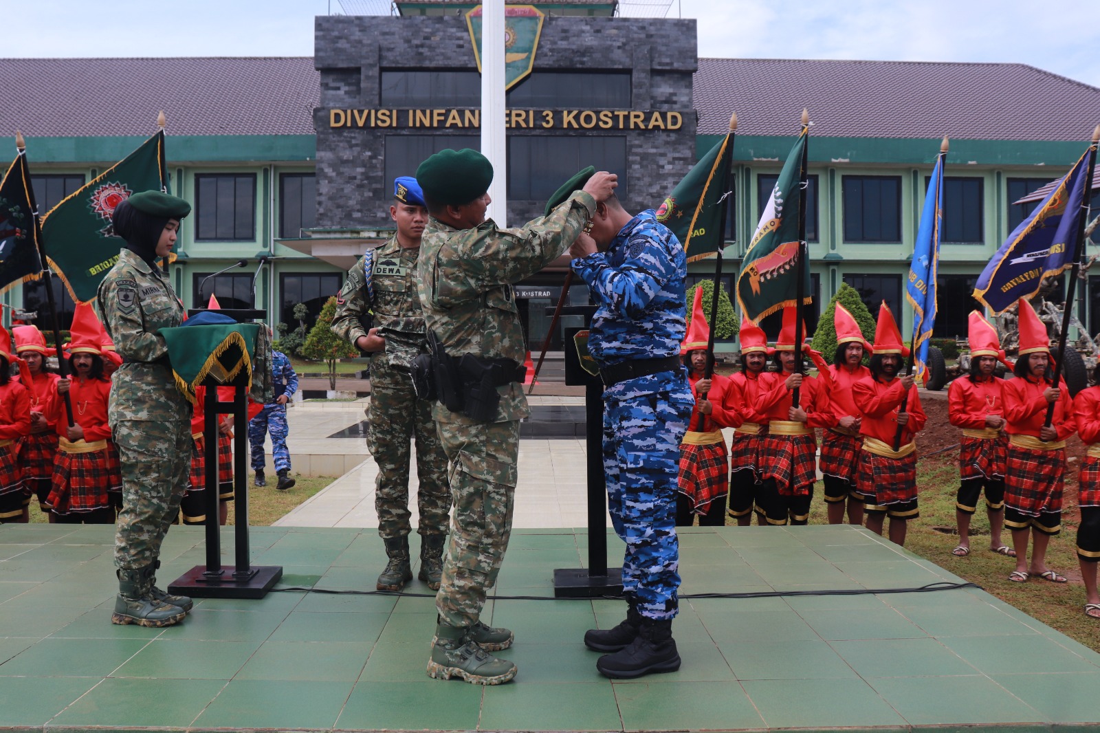 IMG-20250119-WA0017 Pangkoopsud II Dikukuhkan sebagai Warga Kehormatan Divisi Infanteri 3 Kostrad 1