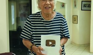 Subscriber Lebih 100 Ribu, KEADILAN TV Terima Silver Play Button dari YouTube 10