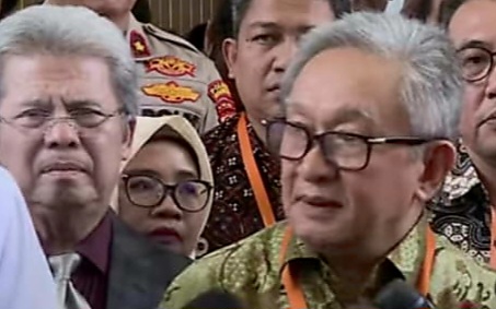 Maqdir Ismail: Kita Hormati KPK 1