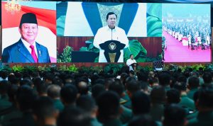 Panglima TNI Dampingi Presiden RI Berikan Pengarahan Kepada Dansat Jajaran TNI 12