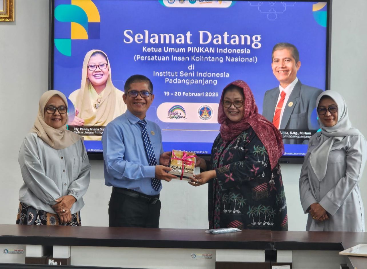 Ketua Umum PINKAN Serahkan Peralatan Kolintang untuk ISI Padangpanjang 1