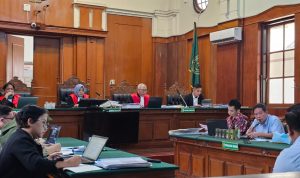 Wanita Muda di Balik Sengketa Merek Minyak Kutus Kutus 13