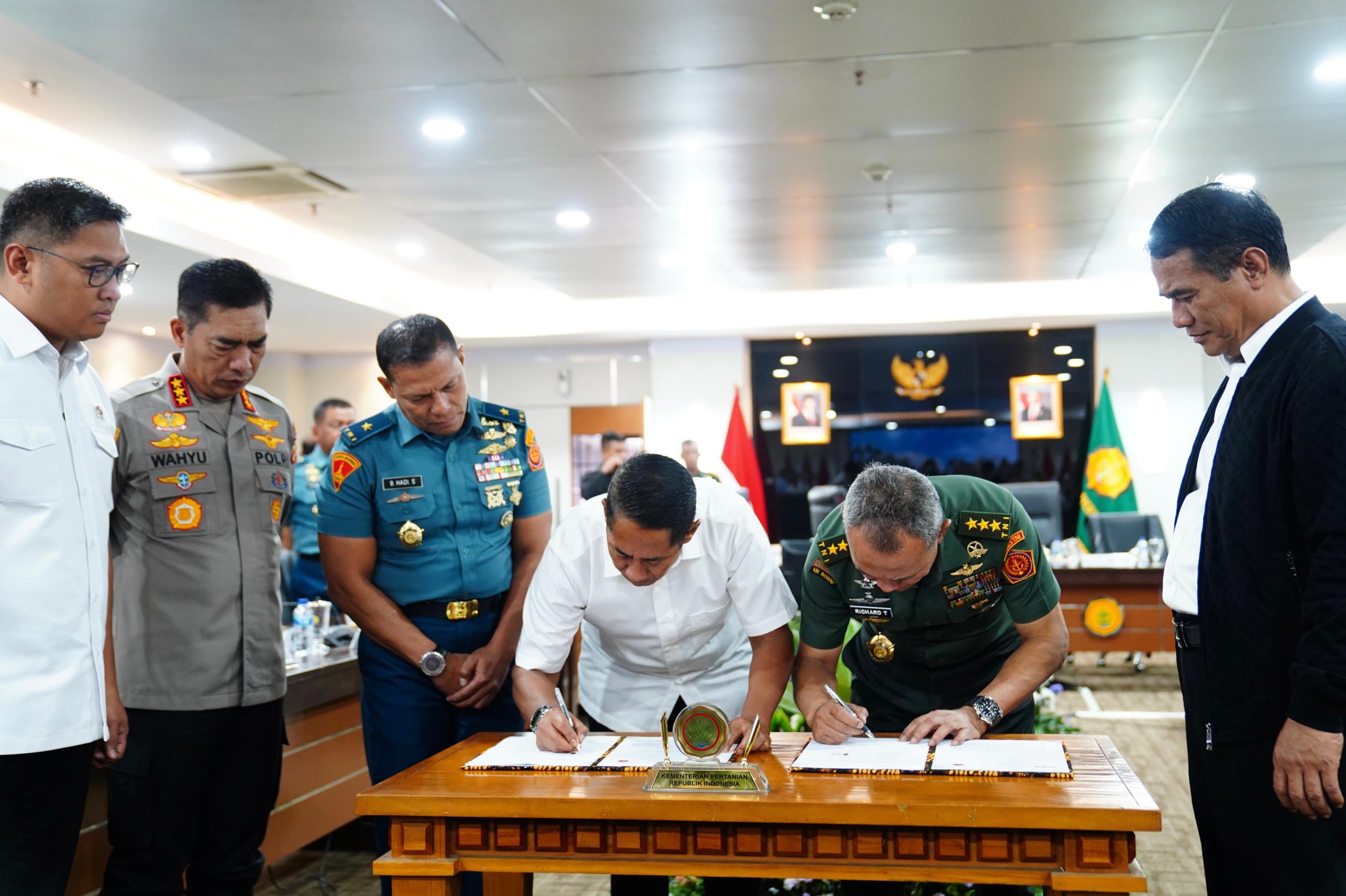 Teken PKS dengan Bulog, TNI Dukung Stabilitas Pangan Nasional 1