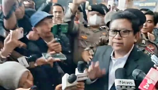 Hasto Merasa Haknya Diabaikan KPK 1