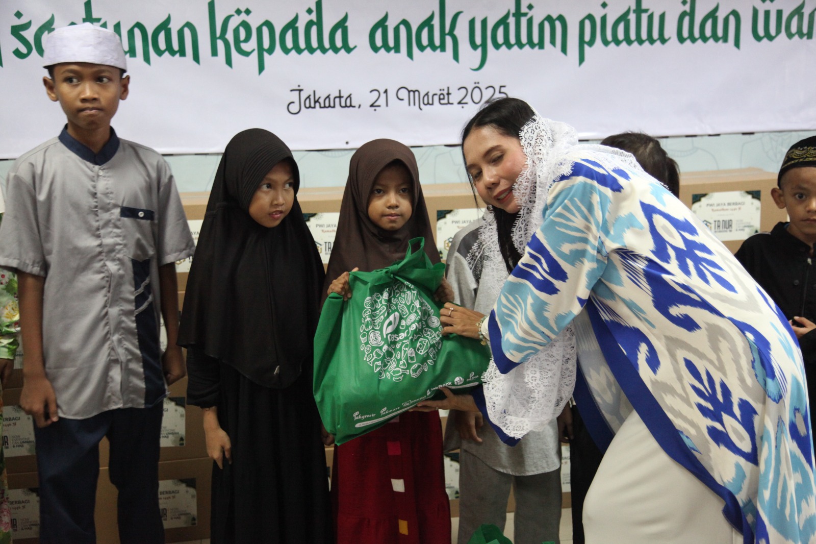 PWI Jaya Berbagi dengan Yatim Piatu 5