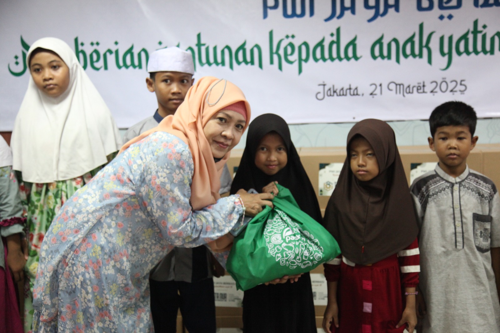 PWI Jaya Berbagi dengan Yatim Piatu 4