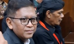 Hasto Sebut Saksi Penyelidik KPK Main Opini 8