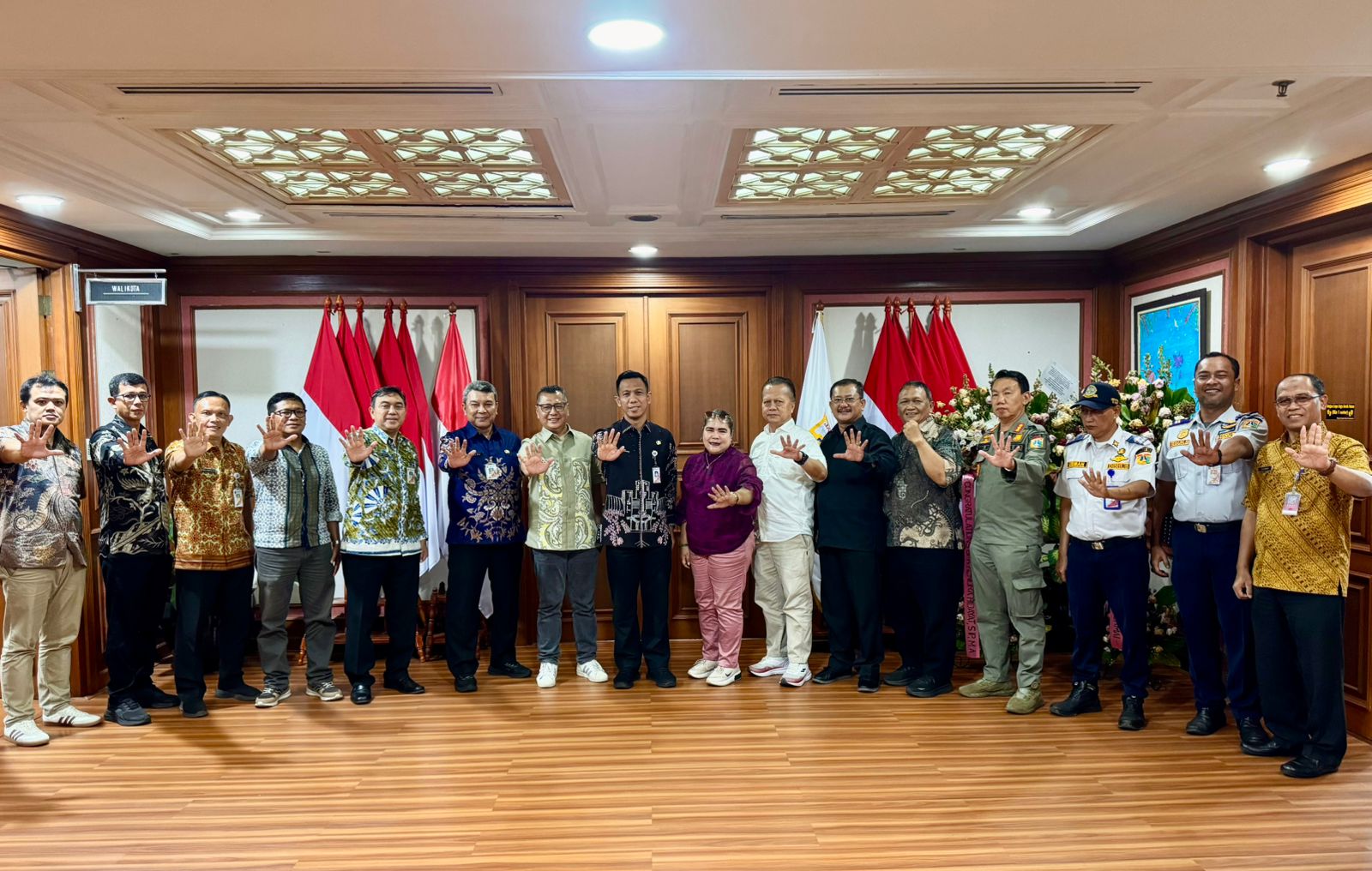 IMG-20250522-WA0028 Fun Bike Harkitnas Siwo PWI Jaya 2025: Dilepas Wali Kota Jakpus di Monas, Disambut Wali Kota Jakut di Ancol 1