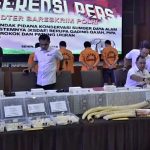 Sindikat Penjual Gading Gajah Illegal Diringkus Polisi 20