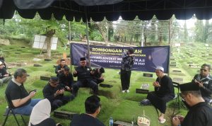Jelang HUT Ke-17 KAI, Pengurus Ziarah ke Makam Adnan Buyung Nasution 12