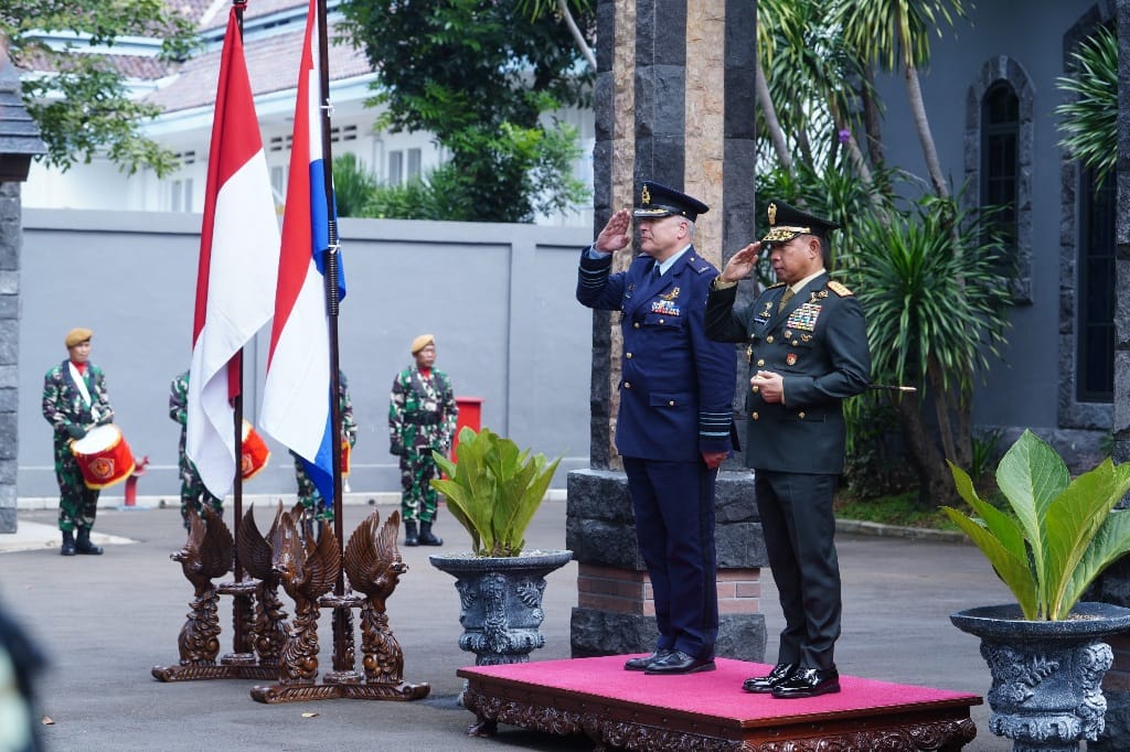 Panglima TNI dan Panglima Angkatan Bersenjata Belanda Bahas Peningkatan Kerja Sama Militer 2