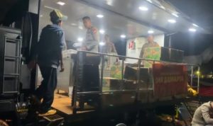 Dapur Lapangan Polda Metro Bantu Korban Kebakaran Kapuk Muara 10