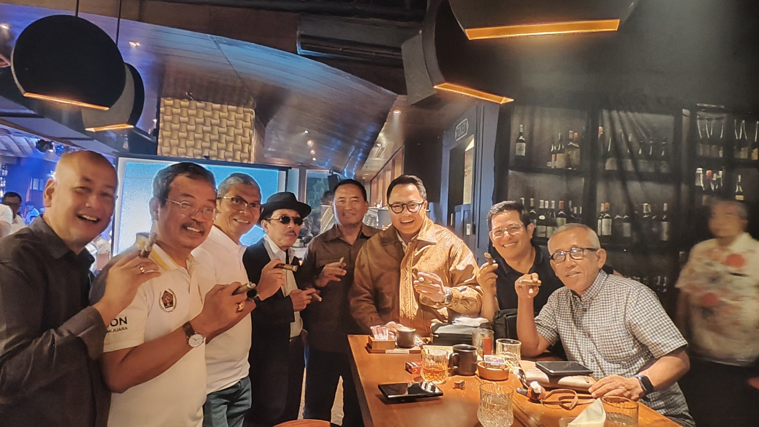Dua Cerutu Premium Nusantara Diluncurkan di Juntos Bar & Grill Jakarta 1