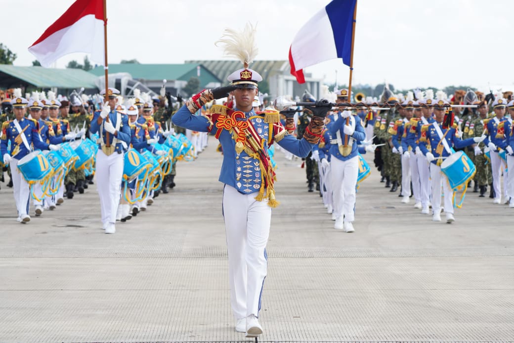 Panglima TNI Dampingi Presiden RI Tinjau Kesiapan Kontingen Parade dan Defile untuk Prancis 2