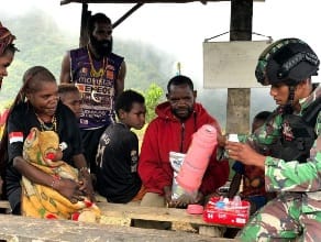 Kerap Jadi Korban Kekerasan, TNI Tegaskan Guru dan Nakes Tak Terlibat Satgas TNI di Papua 4