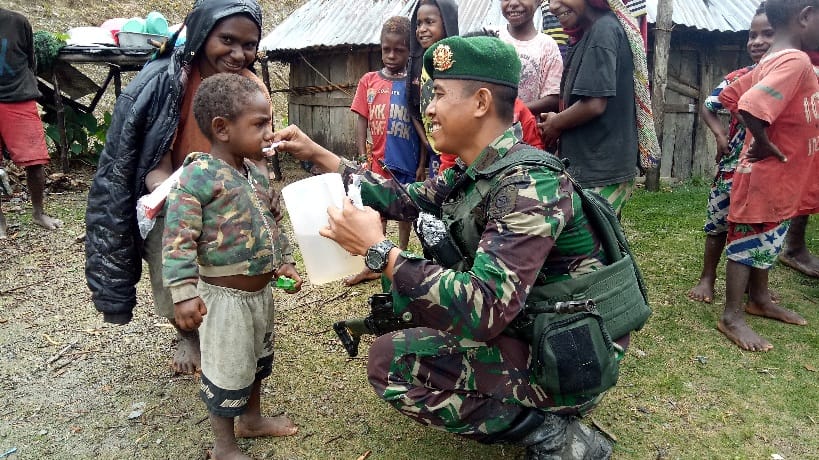 Kerap Jadi Korban Kekerasan, TNI Tegaskan Guru dan Nakes Tak Terlibat Satgas TNI di Papua 2