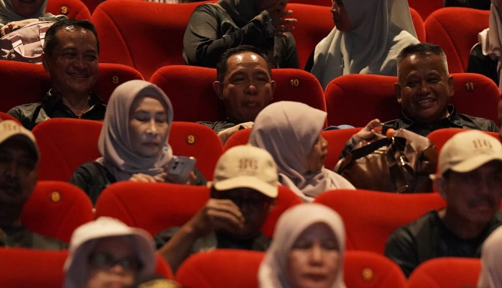 Panglima TNI Bersama Ratusan Sahabat Lama Berbagi di CFD dan Nobar Film “Believe” 2