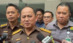 Penyidik Jampidsus Limpahkan Tiga Tersangka Korupsi Sritex ke Kejari Surakarta 7