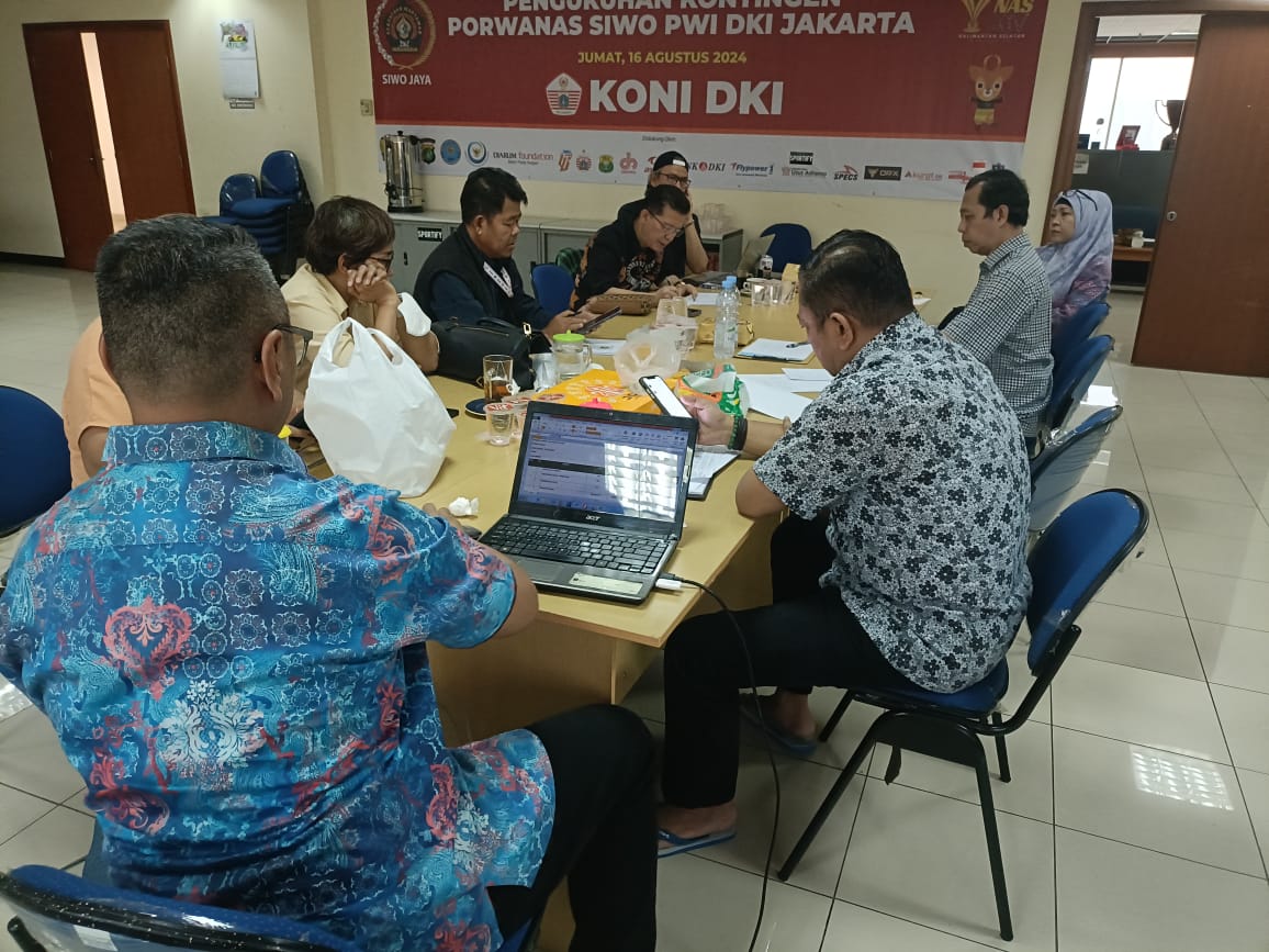 Sejumlah Tokoh Menerima PWI Jaya Award 2025 1