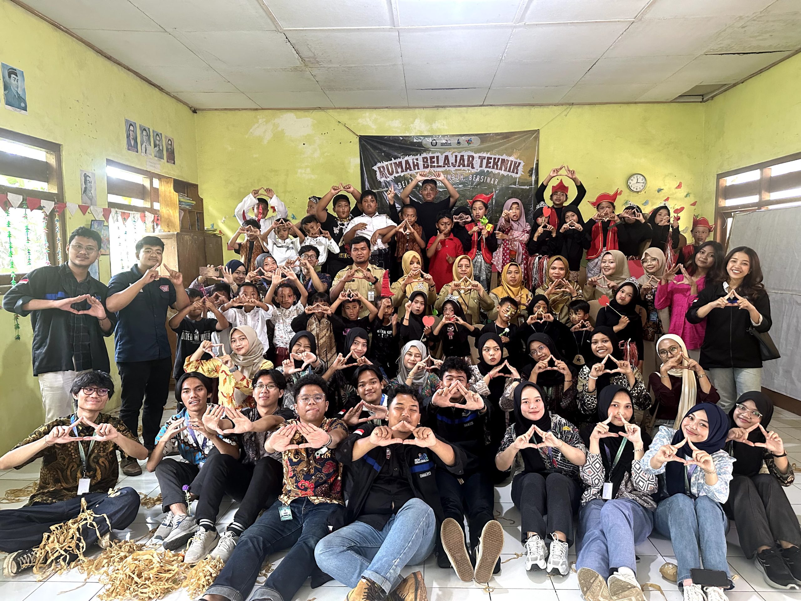 IMG-20250925-WA0014 Rumah Belajar Teknik Undip Hidupkan Semangat Belajar Anak Desa 1