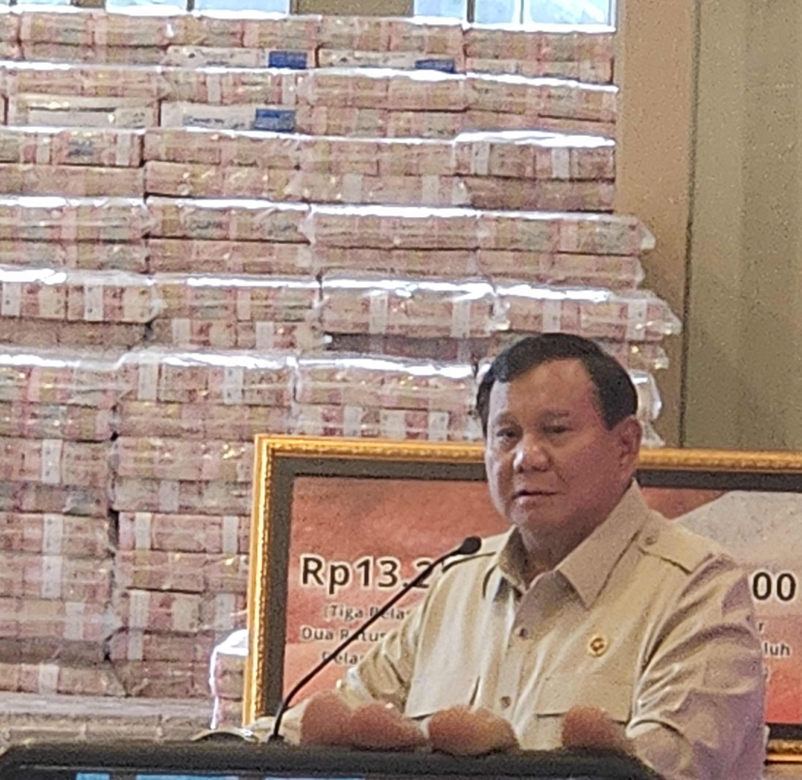 Saksikan Penyerahan Uang Rp13,2 Triliun, Prabowo Apresiasi Kerja Keras Jaksa Pulihkan Kerugian Negara 1