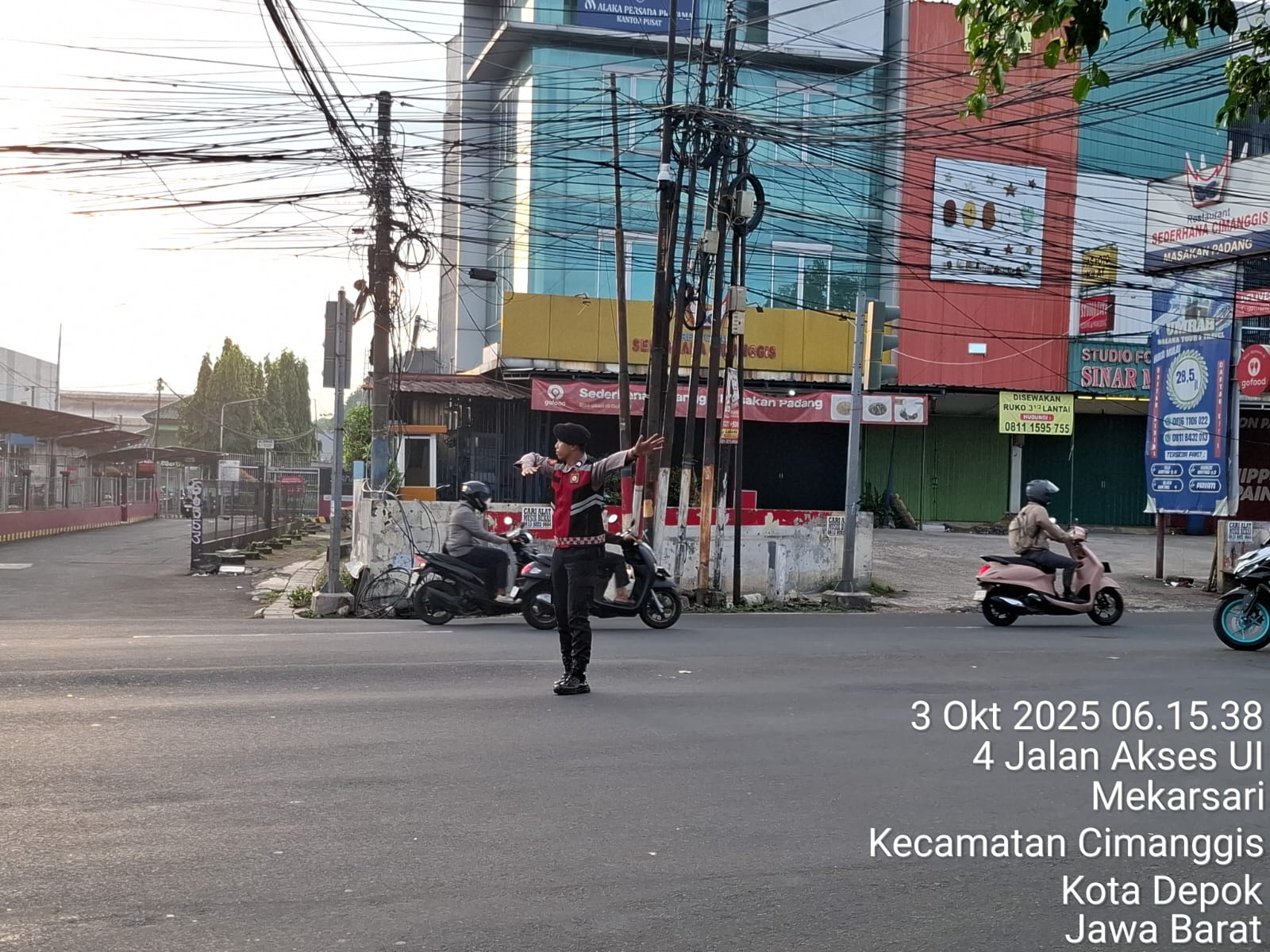 Personel Korsabhara Polri Amankan 4 Titik Padat Arus Lalu Lintas di Depok 1