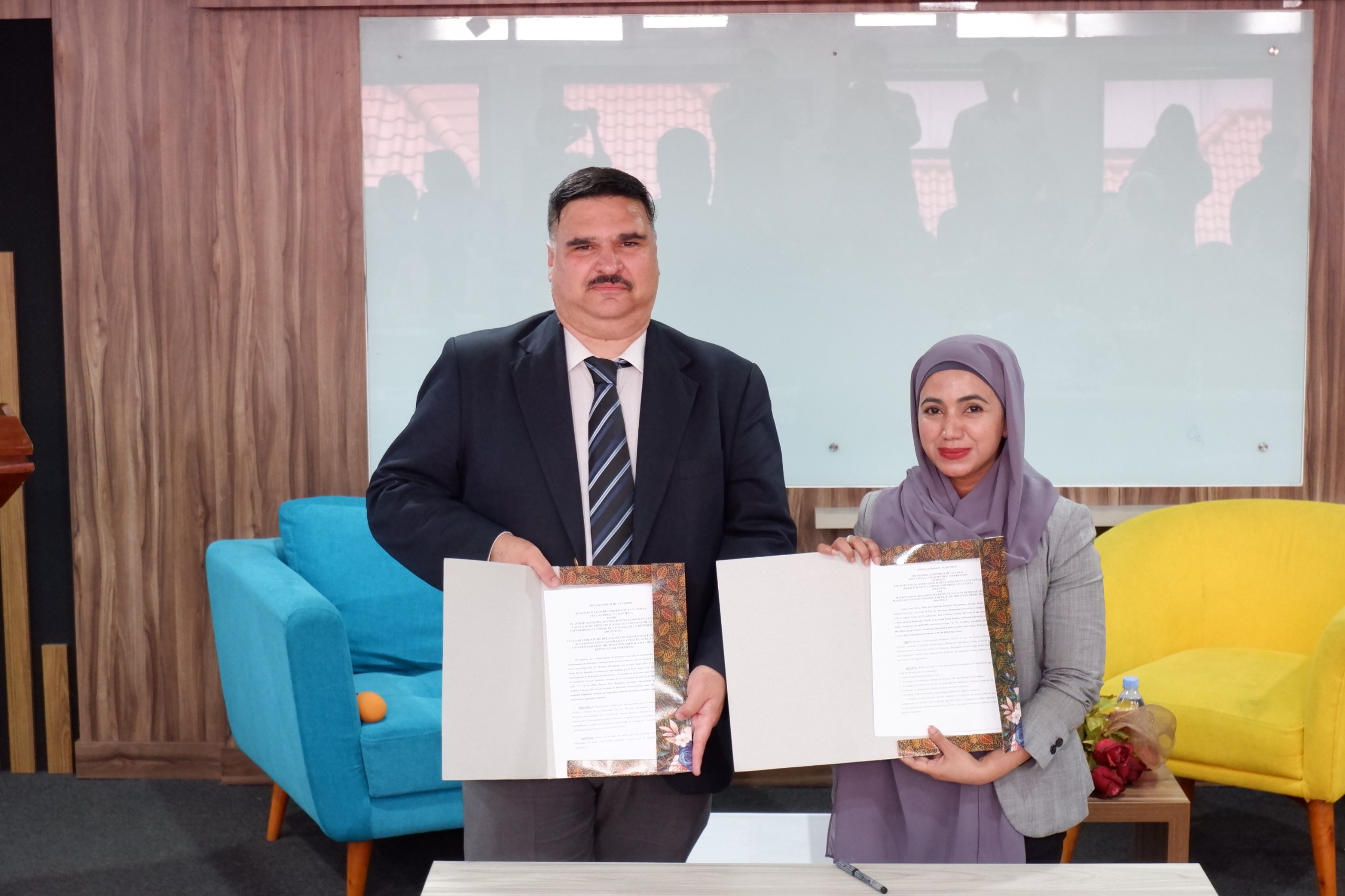 Perkuat Diplomasi Akademik, Universitas Moestopo dan Akademisi Argentina Bahas Hubungan Amerika Latin–Asia Tenggara 1 Perkuat Diplomasi Akademik, Universitas Moestopo dan Akademisi Argentina Bahas Hubungan Amerika Latin–Asia Tenggara 2