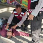 Anggota Detasemen Turangga Korsabhara Baharkam Polri Bantu Penanganan Lakalantas 74