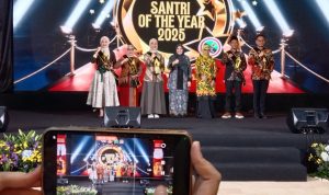 Mantan Wakil Jaksa Agung Setia Untung Arimuladi Dianugerahi Santri Dhyaksa Inspiratif 2025 13