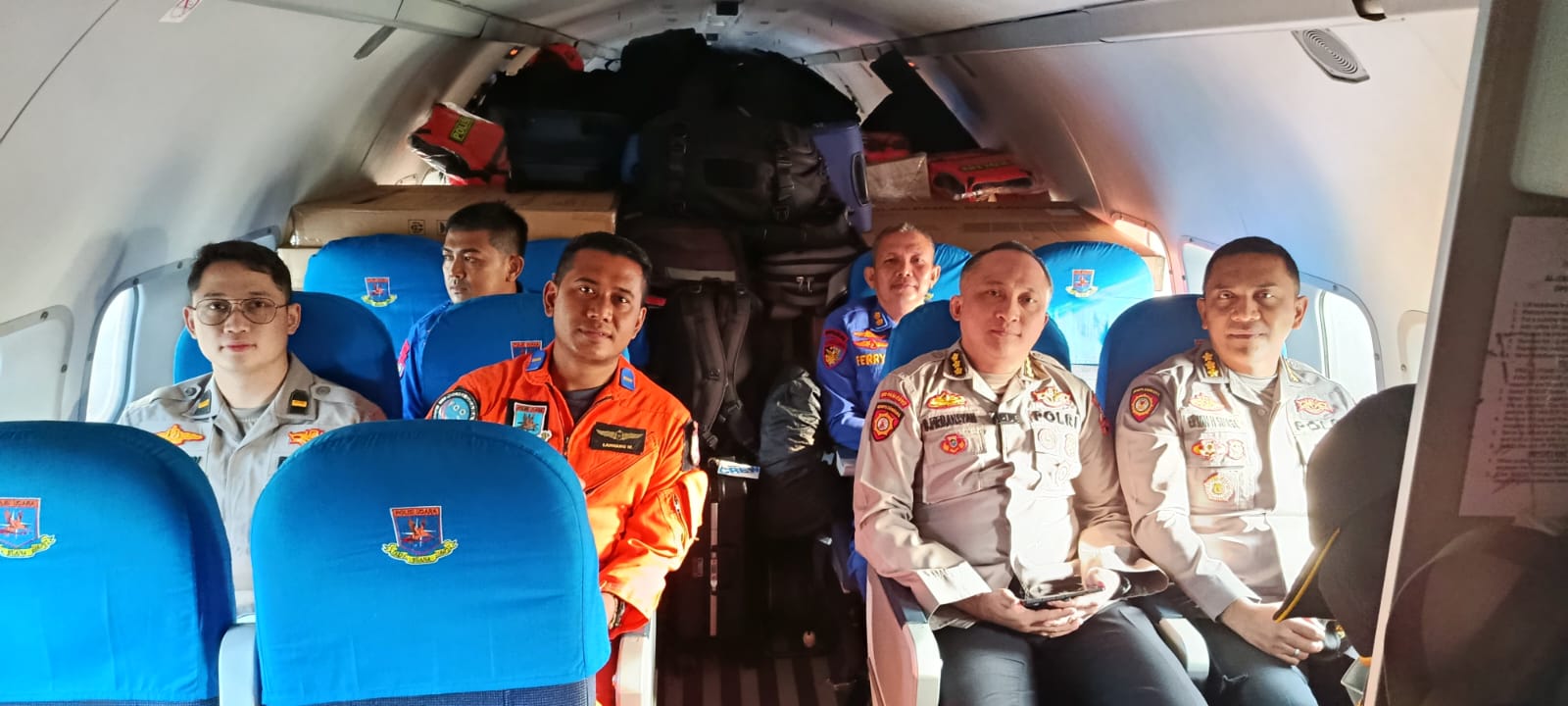 Pesawat CN 295 Kirim Bantuan Logistik dan Tim SAR ke Wilayah Bencana Aceh dan Sumatera Barat 1 Pesawat CN 295 Kirim Bantuan Logistik dan Tim SAR ke Wilayah Bencana Aceh dan Sumatera Barat 2