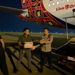 Makanan Siap Saji Dikirim Menggunakan Pesawat ke Lokasi Bencana Sumbar 64