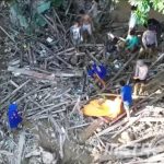 Polisi Evakuasi Jenazah Korban Banjir dari Lumpur Tebal di Aceh Utara 56