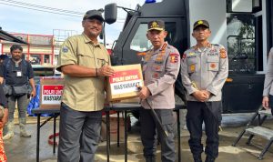 Tinjau Posko Pengungsian di Aceh Tamiang, Kapolri Salurkan Bantuan ke Korban Bencana 11