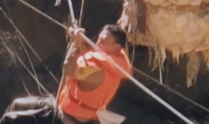 Bripka TM Saputra Bertaruh Nyawa Evakuasi Korban Bencana di Aceh 13