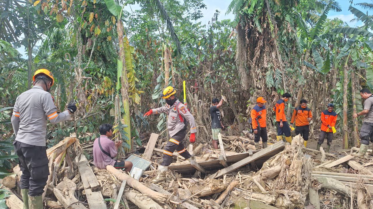 Satwa K-9 Polri Temukan Jenazah Korban Banjir Bandang di Aceh Tamiang 2